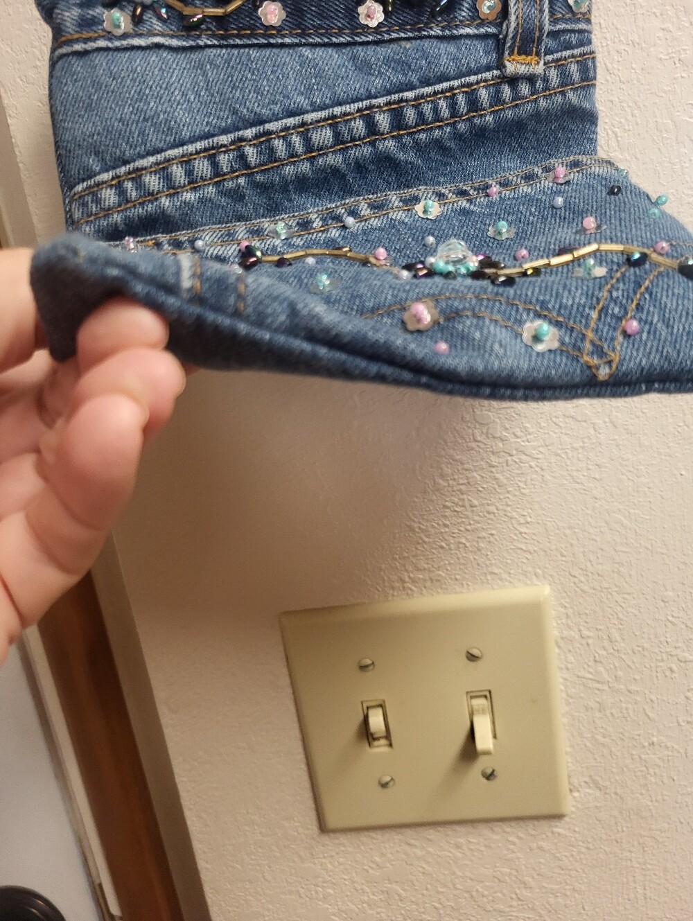 Handcrafted Red Label Levis Embellished Denim Crossbody Bag - Floral Sequins - Picture 15 of 16